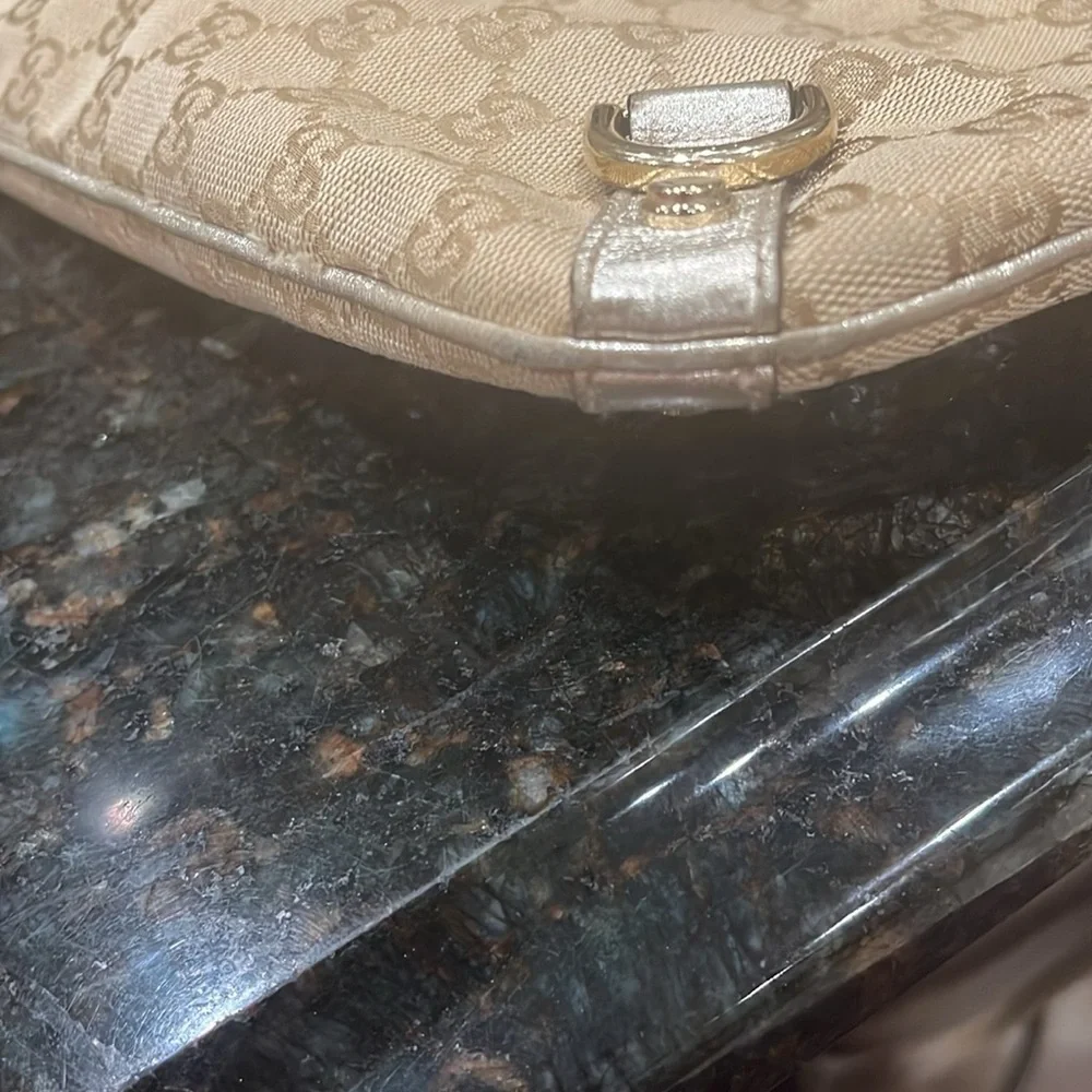 Gucci cross body/with metallic trim in champagne gold - Picture 8 of 16